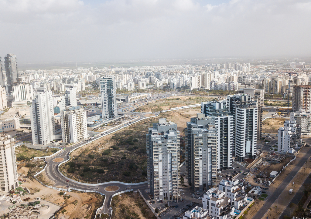 Lais Puzzle - Modernes Stadtviertel mit Wohnhäusern, Ashdod, Israel - 1.000 Teile p-298133