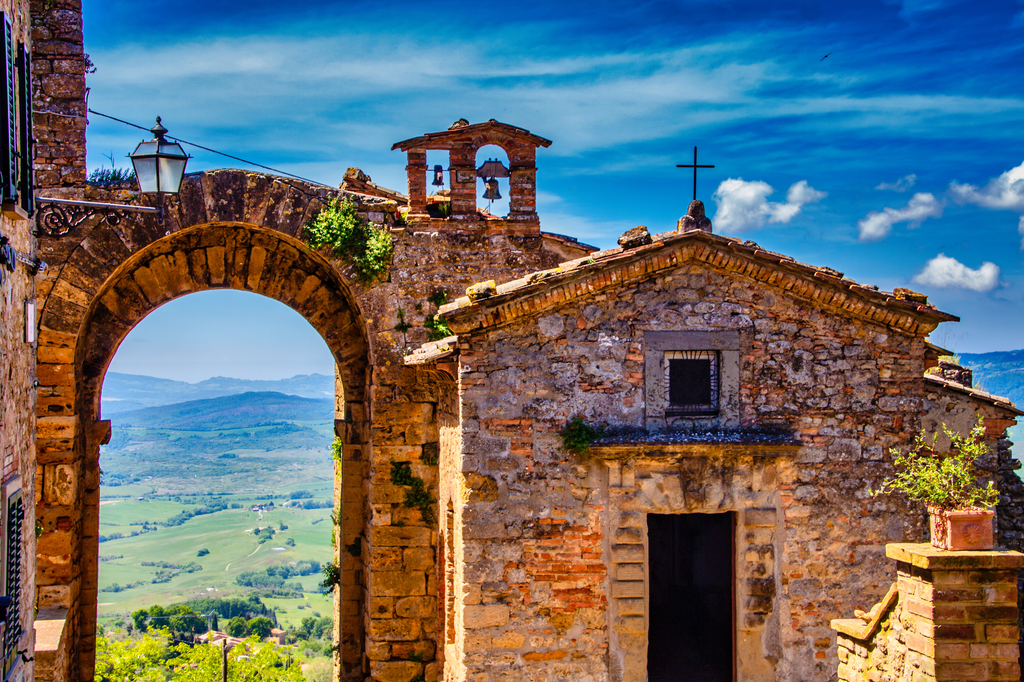 Lais Puzzle - Volterra, bei den alten Etruskern als Velathri oder Vlathri und bei den Römern als Volaterrae bekannt, ist eine Stadt und Gemeinde in der Toskana - 2.000 Teile p-299514