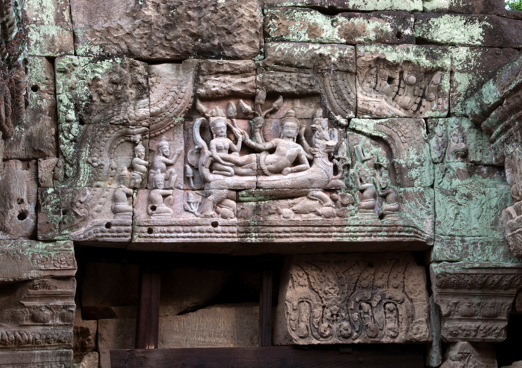 Lais Puzzle - Angkor Kambodscha, Schnitzerei des auf einer Schlange liegenden Hindu-Gottes Vishnu am Türsturz des Preah-Khan-Tempels aus dem 12. - 1.000 Teile p-300677