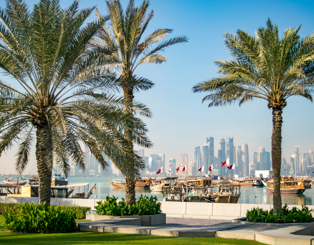 Lais Puzzle - Corniche, Hafen von Doha und Skyline des Finanzviertels von Doha - Katar - 40, 100, 200, 500, 1.000 & 2.000 Teile p-302473