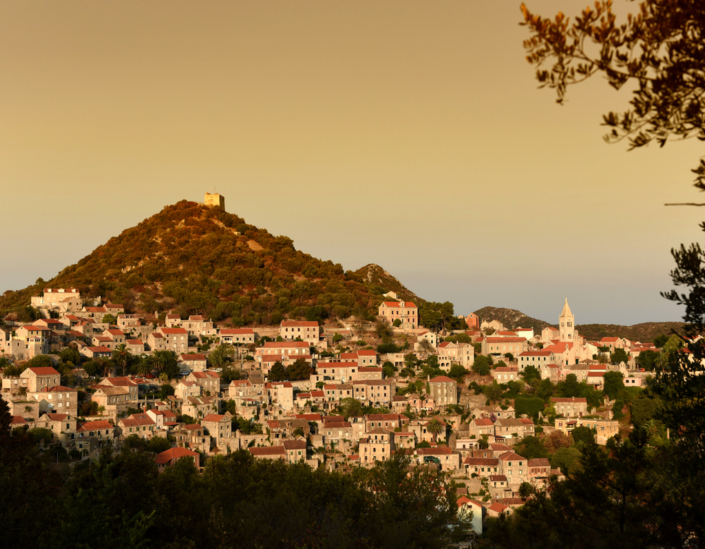 Lais Puzzle - Stadtbild der Altstadt von Lastovo, Insel Lastovo, Kroatien - 40, 100, 200, 500, 1.000 & 2.000 Teile p-302701
