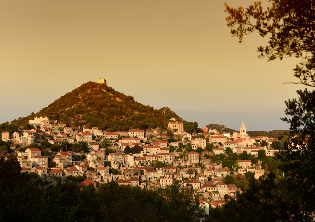 Lais Puzzle - Stadtbild der Altstadt von Lastovo, Insel Lastovo, Kroatien - 1.000 Teile p-302705