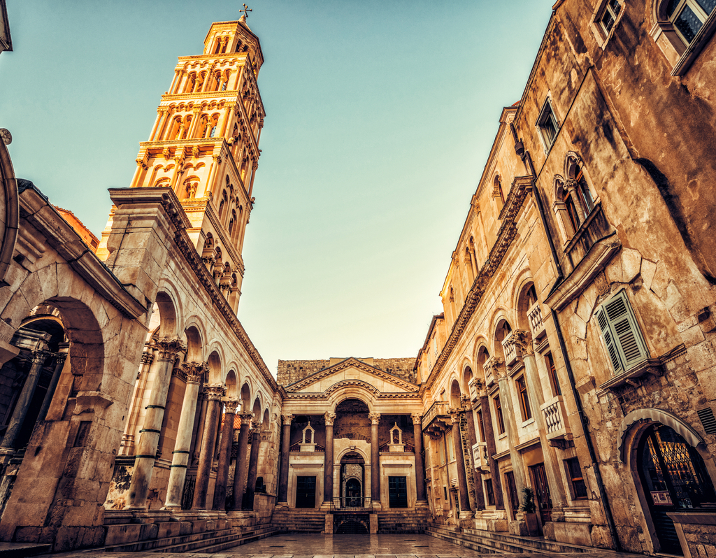 Lais Puzzle - Der Diokletianspalast in Split, Kroatien - Der berühmte Diokletianspalast ist ein antiker Palast, der für Kaiser Diokletian im historischen Zentrum von Split, Kroatien, errichtet wurde - 40, 100, 200, 500, 1.000 & 2.000 Teile p-302791