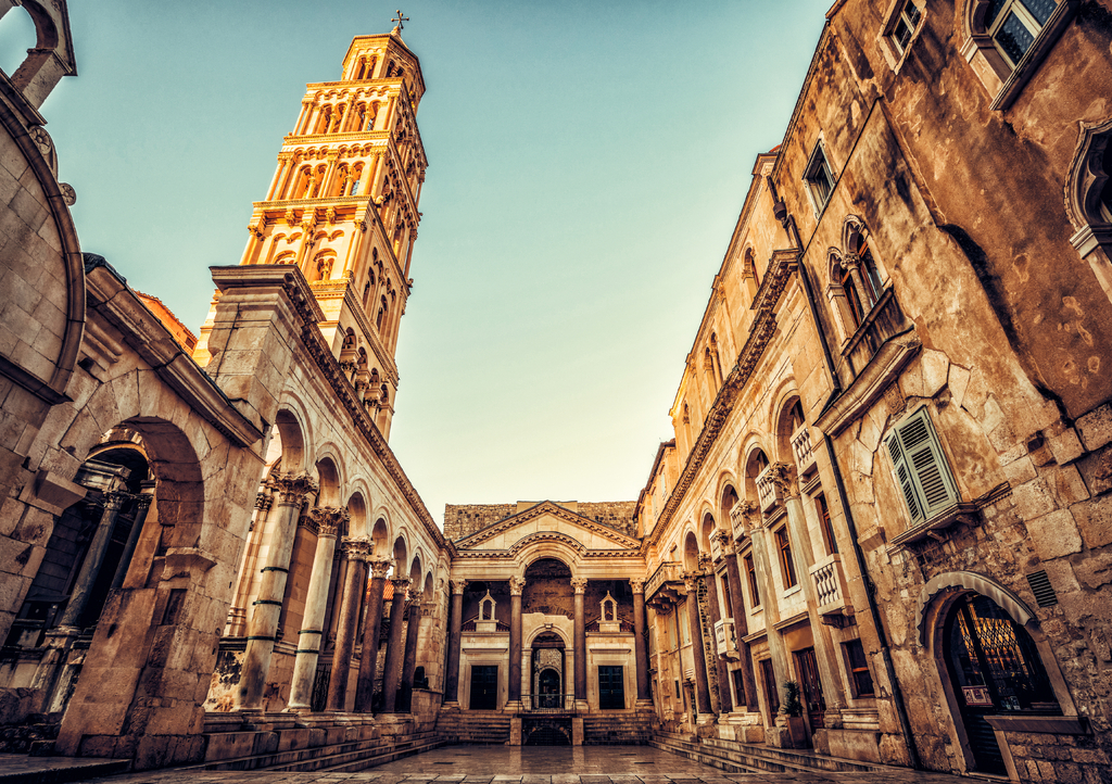 Lais Puzzle - Der Diokletianspalast in Split, Kroatien - Der berühmte Diokletianspalast ist ein antiker Palast, der für Kaiser Diokletian im historischen Zentrum von Split, Kroatien, errichtet wurde - 1.000 Teile p-302795