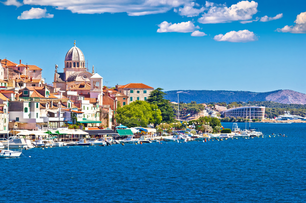 Lais Puzzle - Altstadt von Sibenik mit Blick auf das historische Hafenviertel und die UNESCO-Kathedrale - 2.000 Teile p-302808