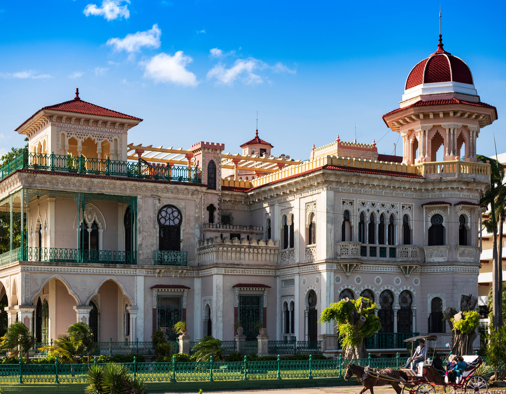 Lais Puzzle - Alter maurischer Palast in Cienfuegos bei Trinidad, Kuba - 40, 100, 200, 500, 1.000 & 2.000 Teile p-303325