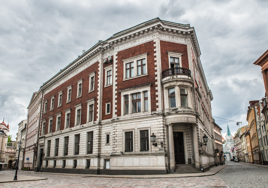 Lais Puzzle - Blick auf leere Domplatz Straße, wegen Covid-19 Quarantäne in Riga - 1.000 Teile p-303683