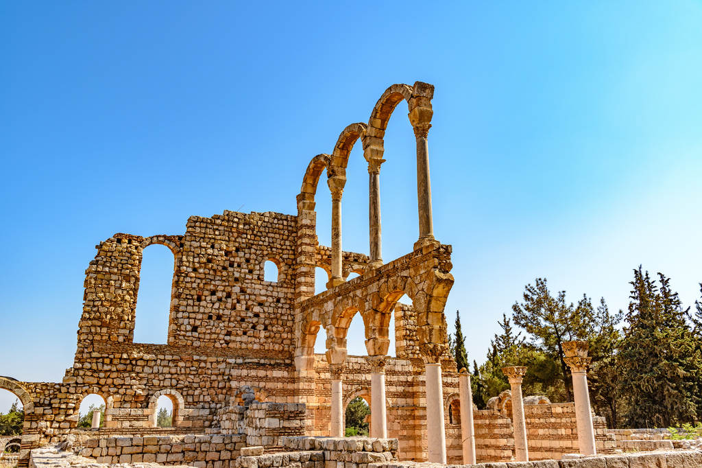 Lais Puzzle - Großer Palast des Umayyaden-Palastes in Anjar im Libanon. Er liegt etwa 50 km östlich von Beirut und wurde 1984 von der UNESCO zum Weltkulturerbe ernannt. - 2.000 Teile p-303696