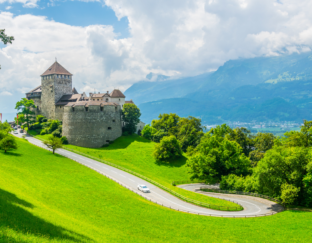 Lais Puzzle - Schloss Gutenberg im Fürstentum Liechtenstein - 40, 100, 200, 500, 1.000 & 2.000 Teile p-303799
