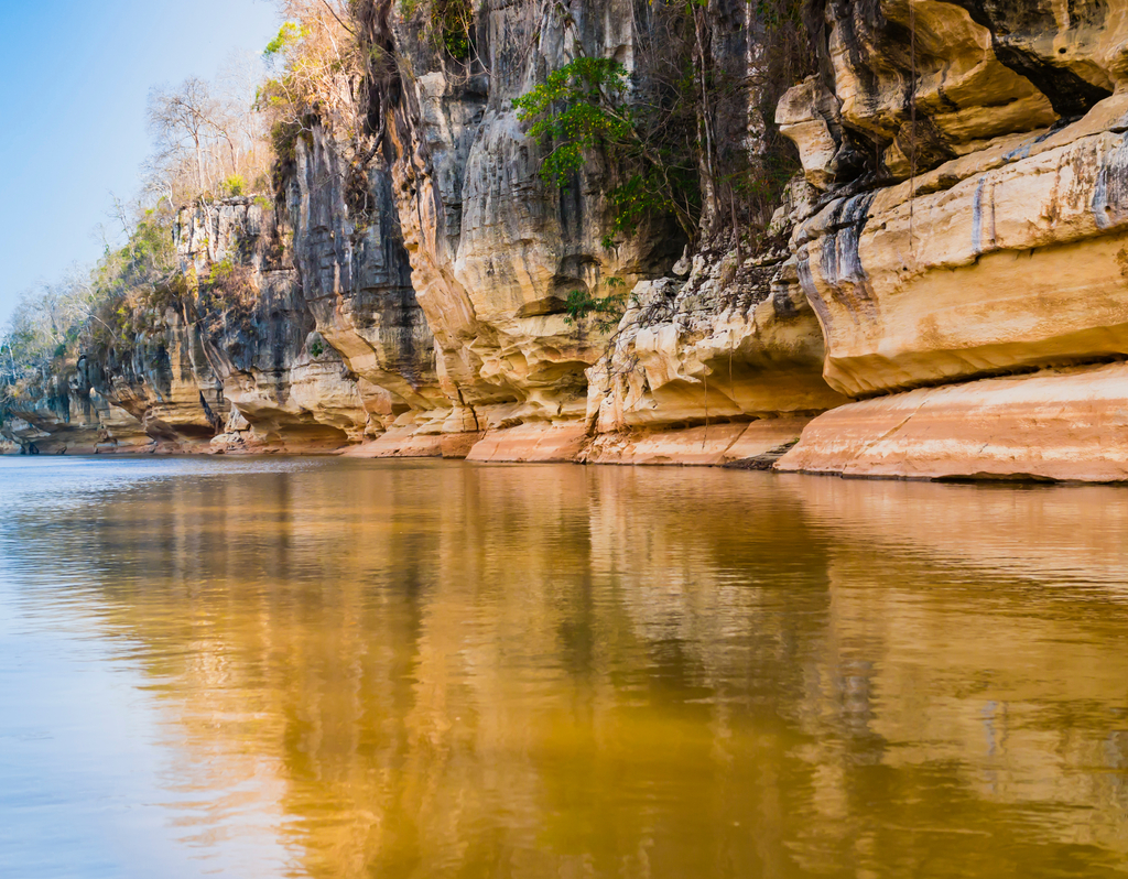 Lais Puzzle - Beeindruckende Steinformationen, die sich im Manambolo-Fluss spiegeln, Tsingy de Bemaraha Strict Nature Reserve, Madagaskar - 40, 100, 200, 500, 1.000 & 2.000 Teile p-304099