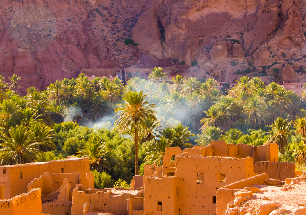Lais Puzzle - Die alte marokkanische Stadt bei Tinghir mit alten Kasbahs und hohem Atlasgebirge im Hintergrund, Tinghir, Marokko in Afrika - 1.000 Teile p-304673
