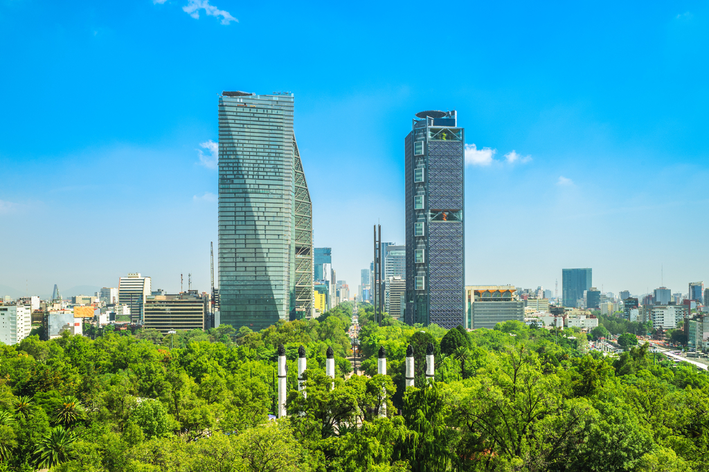 Lais Puzzle - Skyline von Mexiko-Stadt und Chapultepec-Park - 2.000 Teile p-305490