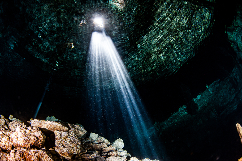 Lais Puzzle - Tauchen in der Cenote Tajma Ha in Mexiko - 2.000 Teile p-305592
