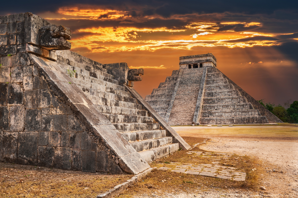 Lais Puzzle - Chichen Itza - Dämmerung mit Jaguar und Kukulkan-Tempel, Wahrzeichen von Mexiko - 2.000 Teile p-305850
