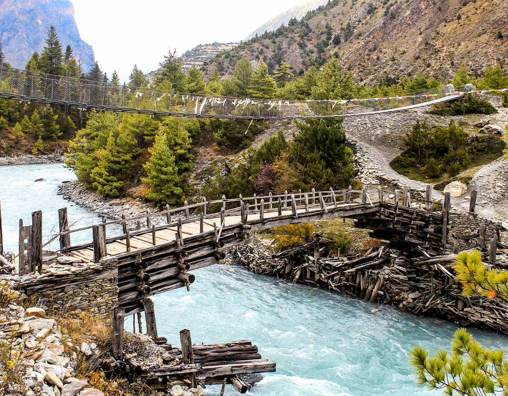 Lais Puzzle - Hölzerne Fußgängerbrücke auf dem Annapurna-Rundweg, Nepal - 40, 100, 200, 500, 1.000 & 2.000 Teile p-306793