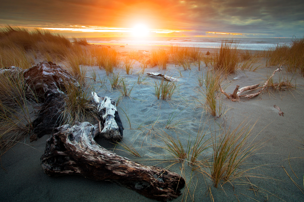 Lais Puzzle - Schöner Sonnenuntergang am Strand von Hokitika auf der Südinsel Neuseelands, dem beliebtesten Reiseziel für Naturliebhaber - 2.000 Teile p-307092