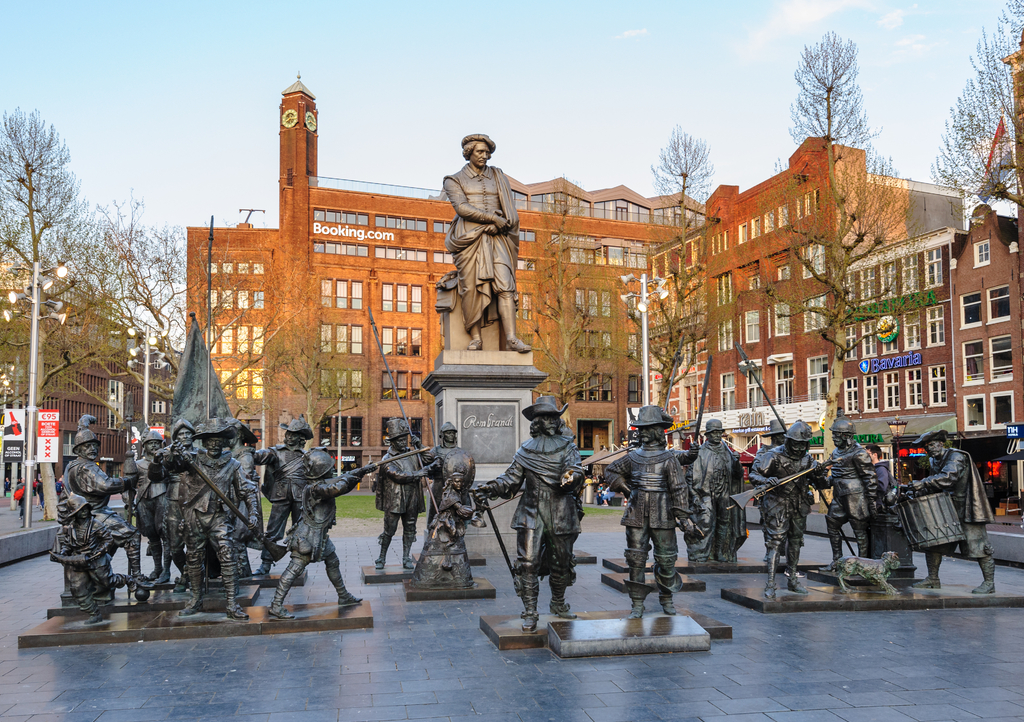 Lais Puzzle - Rembrandt-Denkmal und Skulpturen seines Bildes "Nachtwache" am Rembrandtplein in Amsterdam - 1.000 Teile p-308039
