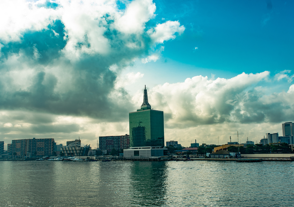 Lais Puzzle - Blick auf die Lagos-Lagune, Victoria Island in Lagos, Nigeria - 1.000 Teile p-308213
