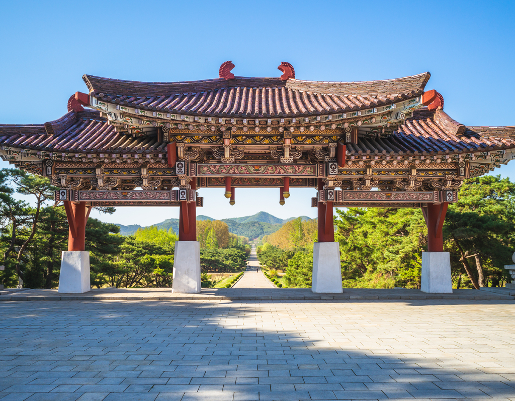 Lais Puzzle - Grabmal von König Tongmyong in Pjöngjang, Nordkorea - 40, 100, 200, 500, 1.000 & 2.000 Teile p-308257