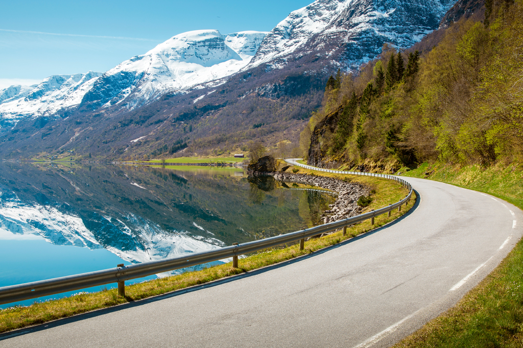 Lais Puzzle - Bergstraße in Norwegen - 2.000 Teile p-308394