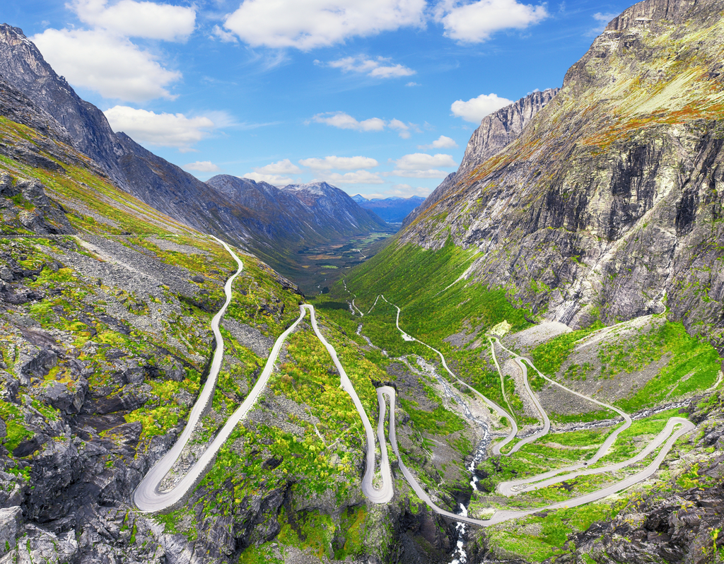 Lais Puzzle - Trollstigen - windige Straße in Norwegen im Herbst - 40, 100, 200, 500, 1.000 & 2.000 Teile p-308641