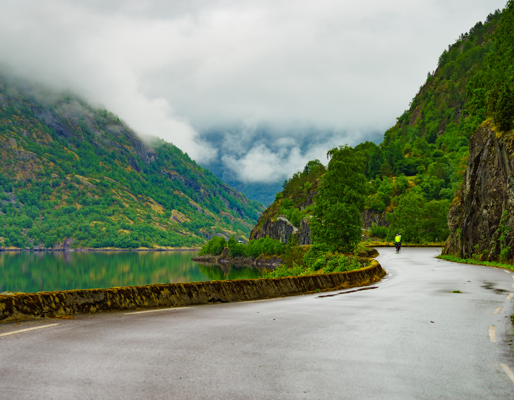 Lais Puzzle - Alte Straße am Fjord Eidfjorden, Norwegen - 40, 100, 200, 500, 1.000 & 2.000 Teile p-308935