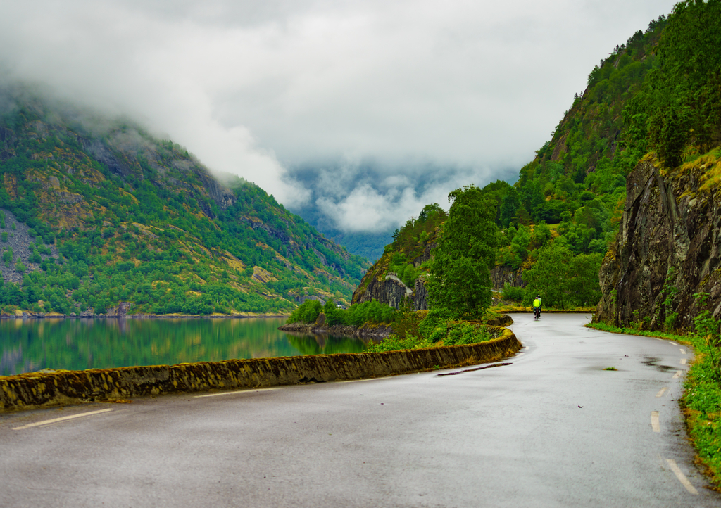 Lais Puzzle - Alte Straße am Fjord Eidfjorden, Norwegen - 1.000 Teile p-308939