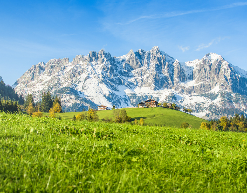 Lais Puzzle - Österreichischer Bergbauernhof im Herbst, Kitzbühel, Tirol, Österreich - 40, 100, 200, 500, 1.000 & 2.000 Teile p-309361