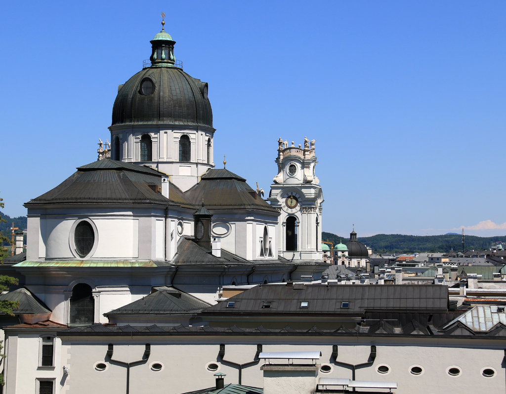 Lais Puzzle - Außenansicht der Kollegienkirche in Salzburg, Österreich - 40, 100, 200, 500, 1.000 & 2.000 Teile p-309703