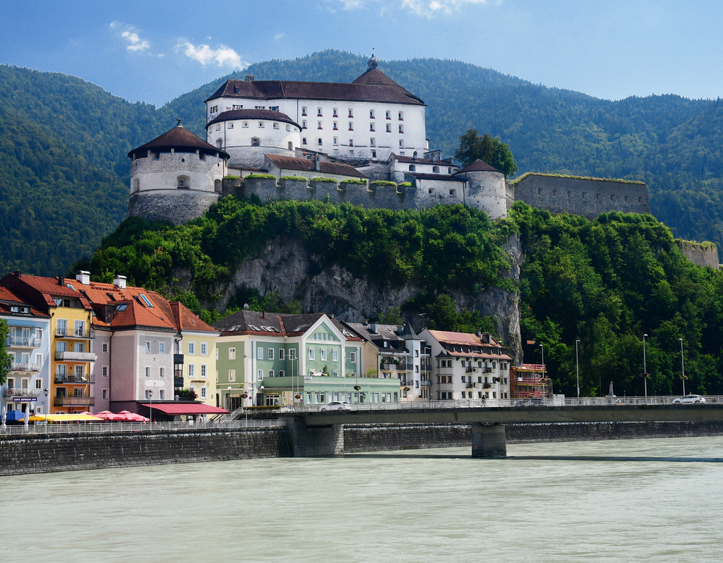 Lais Puzzle - Festung Kufstein im Inntal von Tirol, Österreich - 40, 100, 200, 500, 1.000 & 2.000 Teile p-309781