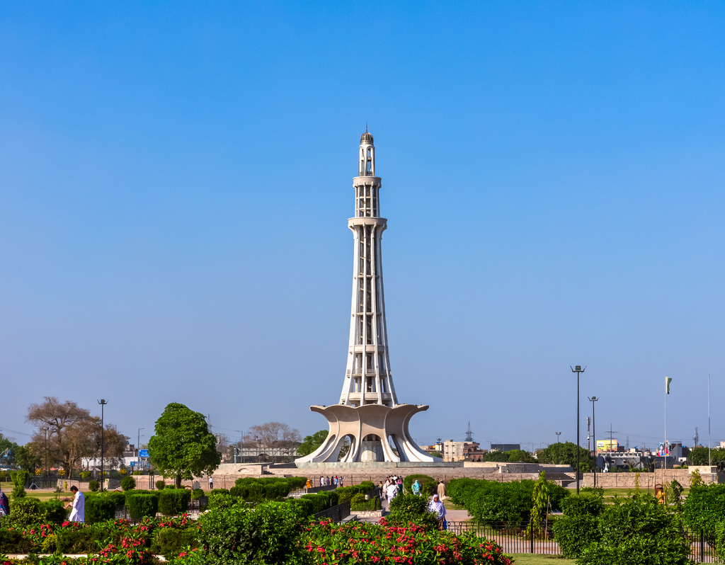 Lais Puzzle - Minar-e-Pakistan, ein Nationaldenkmal in Lahore, Pakistan, vor dem Hintergrund des blauen Himmels - 40, 100, 200, 500, 1.000 & 2.000 Teile p-309991