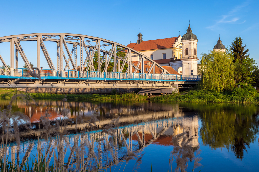 Lais Puzzle - Blick auf die Brücke über den Fluss Narew und die Barockkirche in der Stadt Tykocin, Podlasie, Polen - 2.000 Teile p-310800
