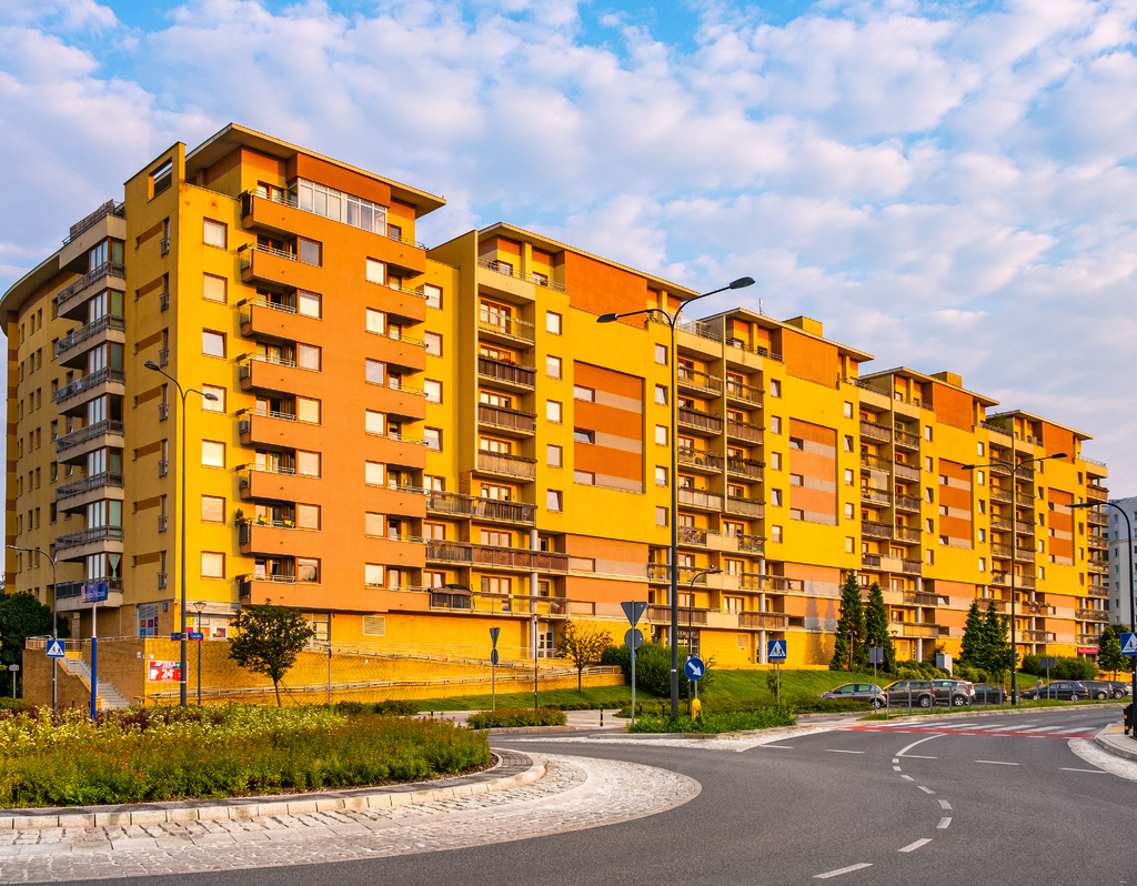 Lais Puzzle - Intensive Wohnbebauung im Stadtteil Ursynow an der Gandhi-Straße in der Nähe des Waldes Las Kabacki in Warschau in Zentralpolen - 40, 100, 200, 500, 1.000 & 2.000 Teile p-311365
