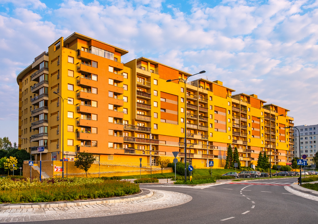 Lais Puzzle - Intensive Wohnbebauung im Stadtteil Ursynow an der Gandhi-Straße in der Nähe des Waldes Las Kabacki in Warschau in Zentralpolen - 1.000 Teile p-311369