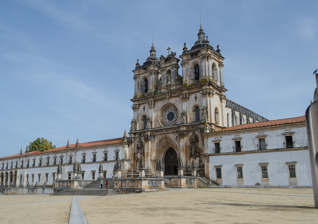 Lais Puzzle - Fassade der Kirche der Zisterzienserabtei von Alcobaça, Zentrum von Portugal - 1.000 Teile p-311807