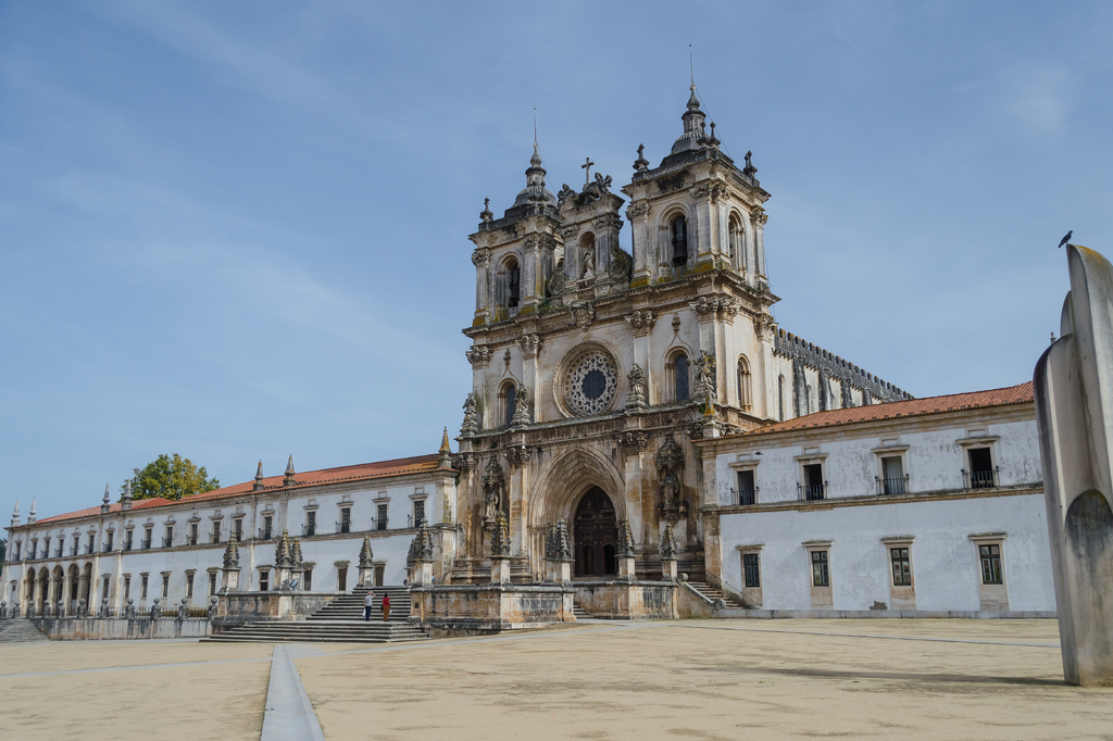 Lais Puzzle - Fassade der Kirche der Zisterzienserabtei von Alcobaça, Zentrum von Portugal - 2.000 Teile p-311808
