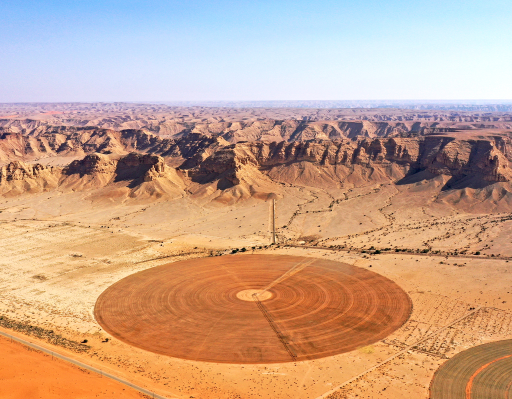 Lais Puzzle - Luftaufnahme eines felsigen Berges in Riyadh, Saudi-Arabien - 40, 100, 200, 500, 1.000 & 2.000 Teile p-313327