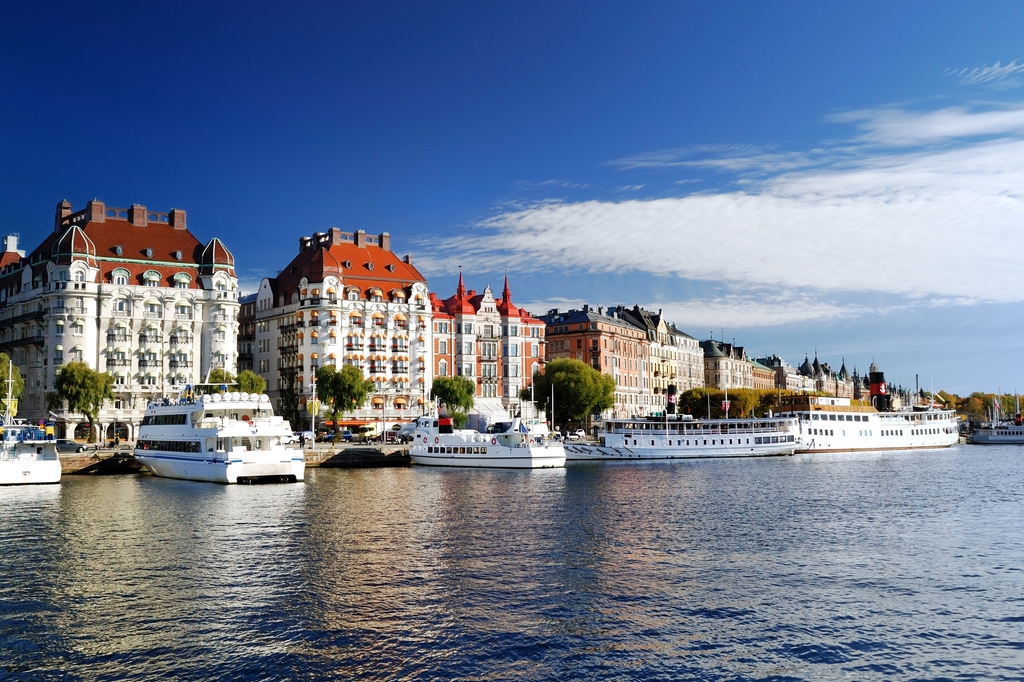 Lais Puzzle - Weite Sicht auf den Hafenteil von Stockholm. Schweden - 2.000 Teile p-313422