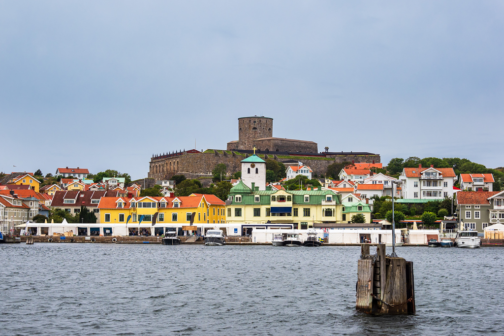 Lais Puzzle - Blick auf die Stadt Fjällbacka in Schweden - 2.000 Teile p-313758