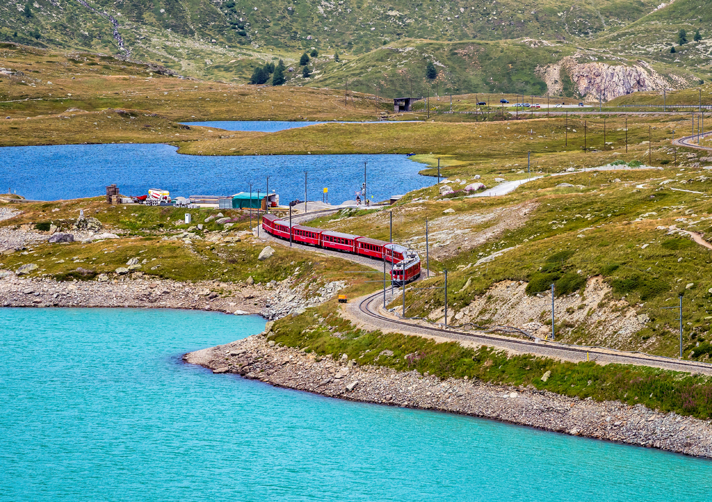 Lais Puzzle - Bernina Express am Weißen See in Ospizio Bernina, Engadin, Schweiz - 1.000 Teile p-314597