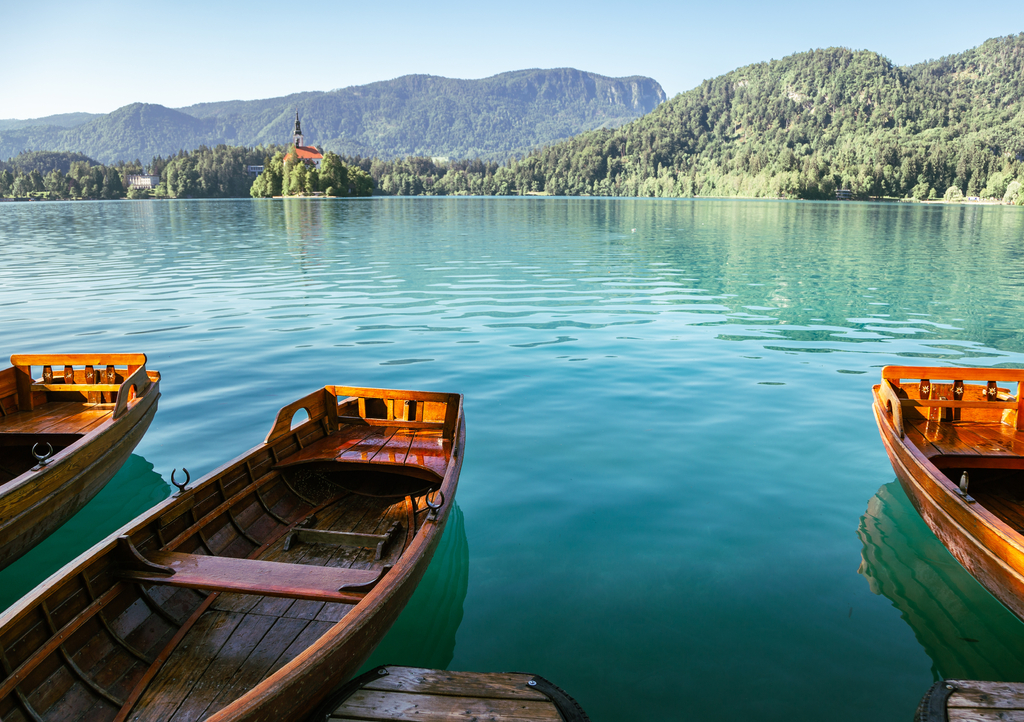 Lais Puzzle - Bleder See, Holzboote und Wallfahrtskirche Mariä Himmelfahrt in Slowenien - 1.000 Teile p-315767