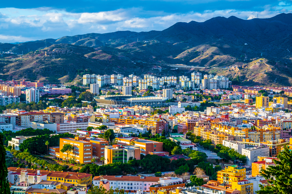 Lais Puzzle - Luftaufnahme der spanischen Stadt Málaga mit den Dächern der Altstadt und dem angrenzenden Wohnviertel - 2.000 Teile p-316026