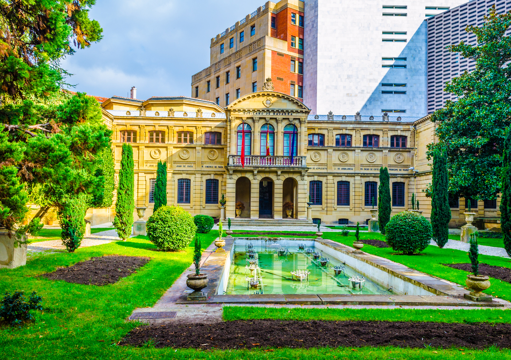 Lais Puzzle - Regionalparlament von Navarra in Pamplona, Spanien - 1.000 Teile p-316193