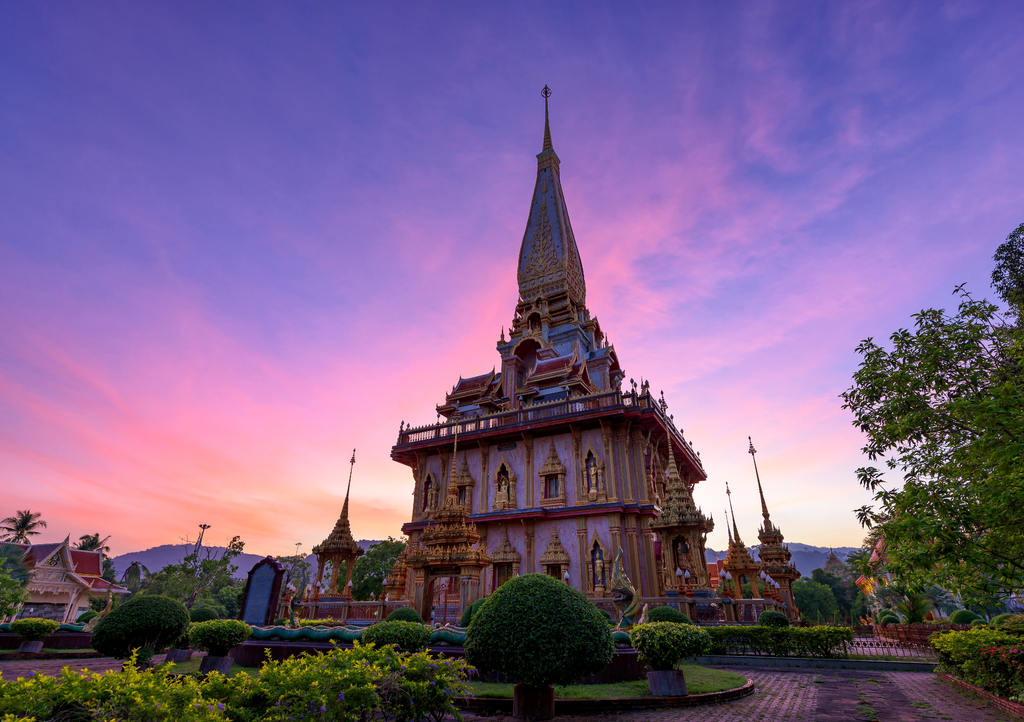 Lais Puzzle - Der wichtigste buddhistische Tempel von Phuket ist Wat Chalong oder offiziell Wat Chaiyathararam in Phuket, Thailand - 1.000 Teile p-318755