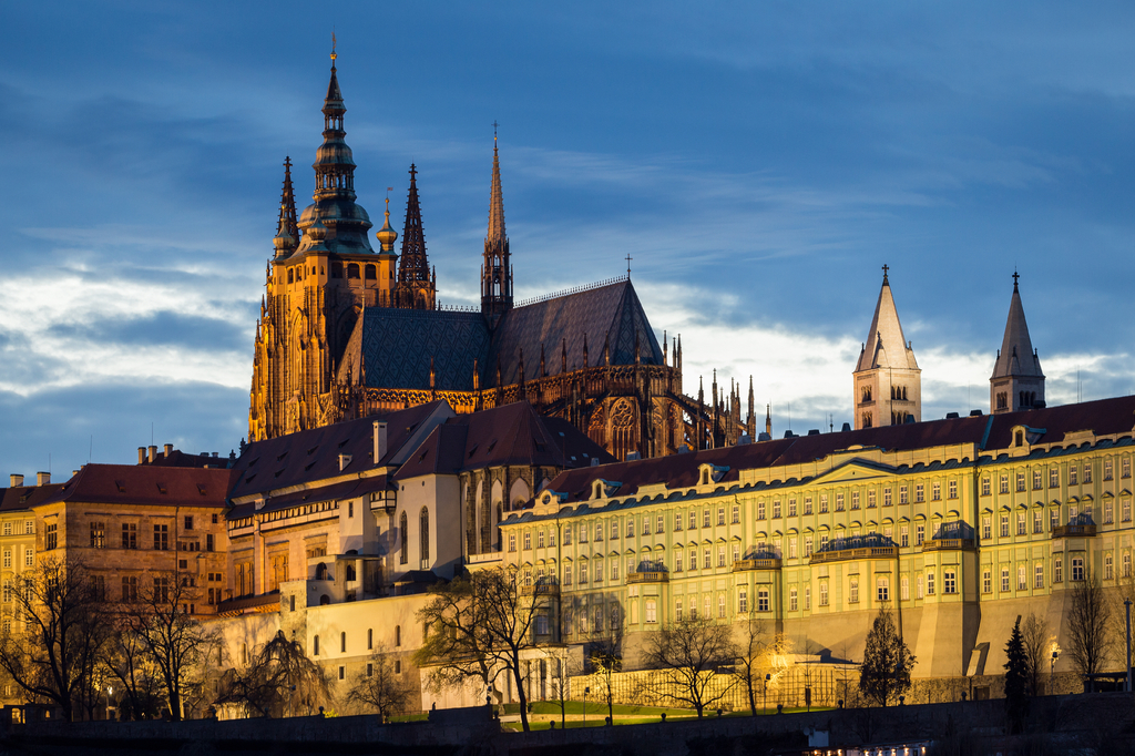 Lais Puzzle - Die Prager Burg bei Sonnenuntergang, Prag, Tschechische Republik, Europa. Schöner, einer der größten bewohnten Burgkomplexe der Welt - 2.000 Teile p-319260
