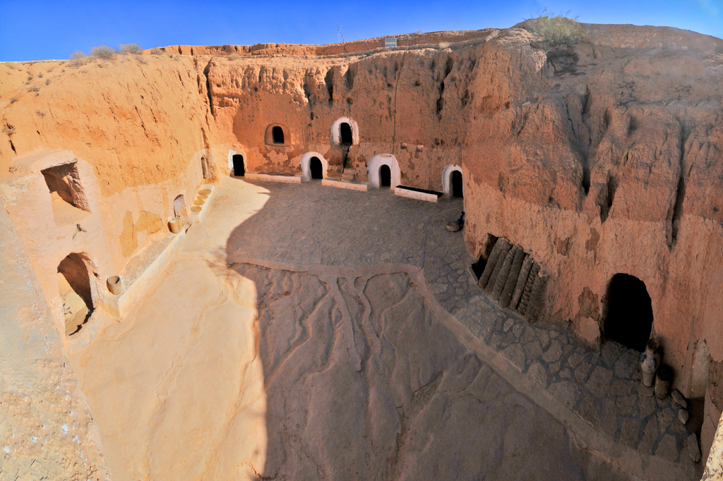 Lais Puzzle - Matmata - eine kleine berbersprachige Stadt in Tunesien mit traditionellen unterirdischen "Troglodyten"-Strukturen - 2.000 Teile p-319710