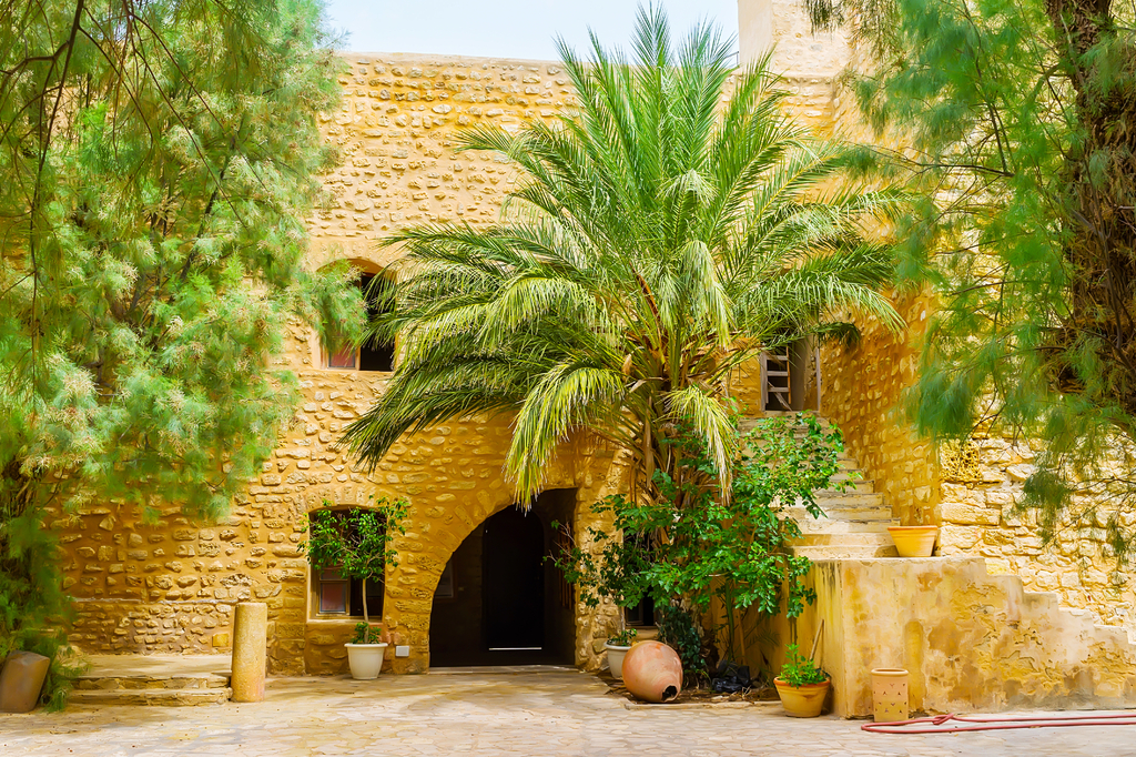 Lais Puzzle - Der Innenhof der Zitadelle, Hammamet, Tunesien - 2.000 Teile p-319734