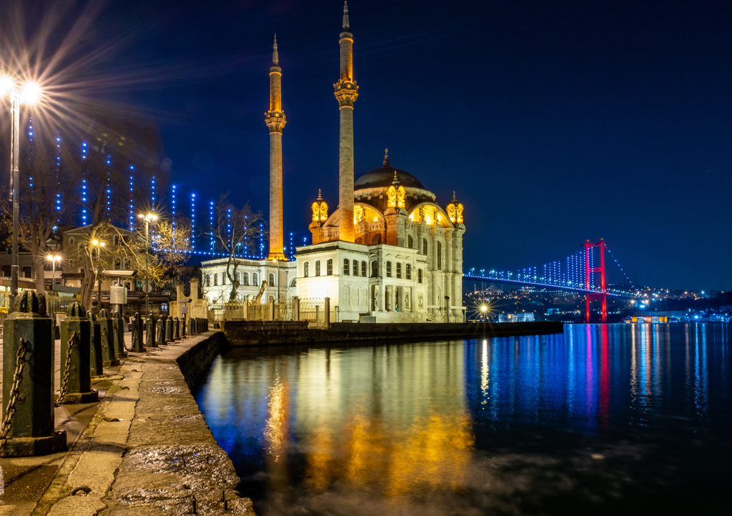 Lais Puzzle - Istanbuler Landschaft bei Nacht. Ortakoy-Moschee und Bosporus-Brücke - 1.000 Teile p-320147