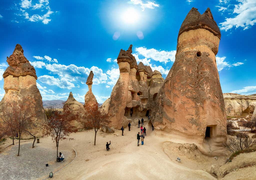 Lais Puzzle - Malerische Landschaft aus geformten Sandsteinfelsen. Berühmte Fairy Chimneys oder mehrköpfige Steinpilze im Pasaba-Tal bei Goreme - 1.000 Teile p-320273