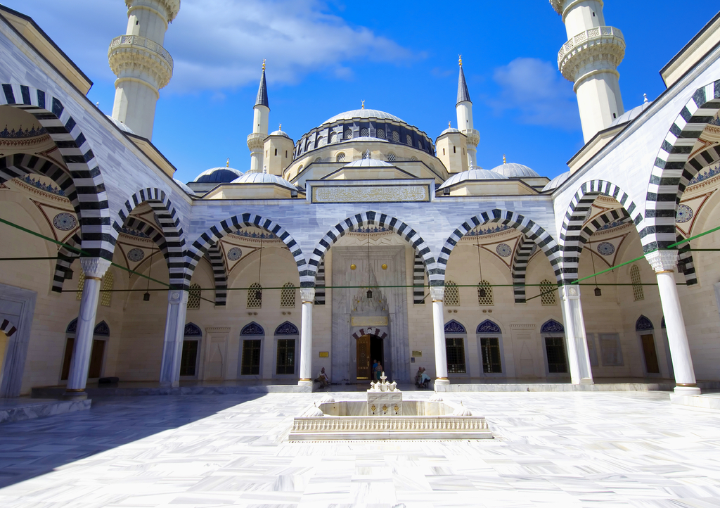 Lais Puzzle - Ertogrul-Gazi-Moschee, Aschgabat, Turkmenistan - 1.000 Teile p-320345